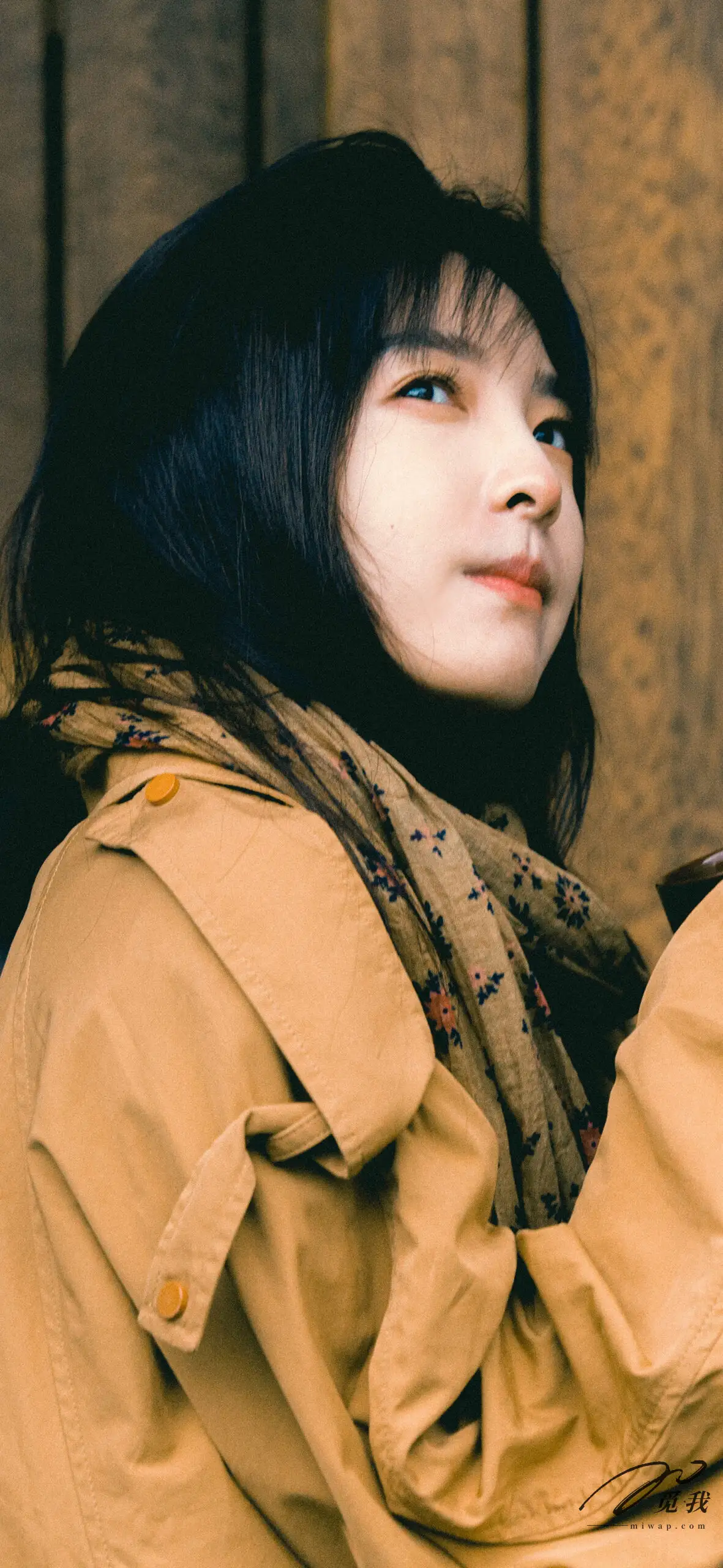 图片[27]-美图分享：章若楠 壁纸  蓝色衬衫，温柔中透着点点忧郁。-觅影网