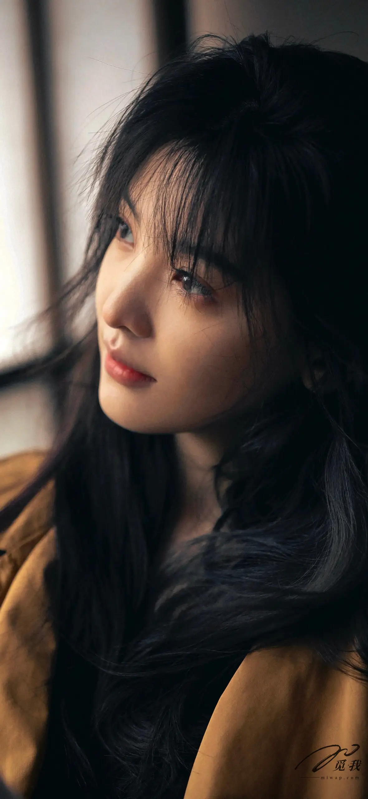 图片[30]-美图分享：章若楠 壁纸  蓝色衬衫，温柔中透着点点忧郁。-觅影网