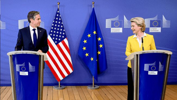 windows键盘 亮度怎么调回来