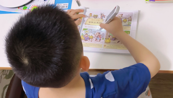 Docker 镜像构建 AI 助手：自动选择最佳基础镜像与依赖版本-解忧资源站